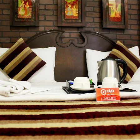 Oyo Premium Rajouri Garden Janta Market New Delhi Exteriör bild